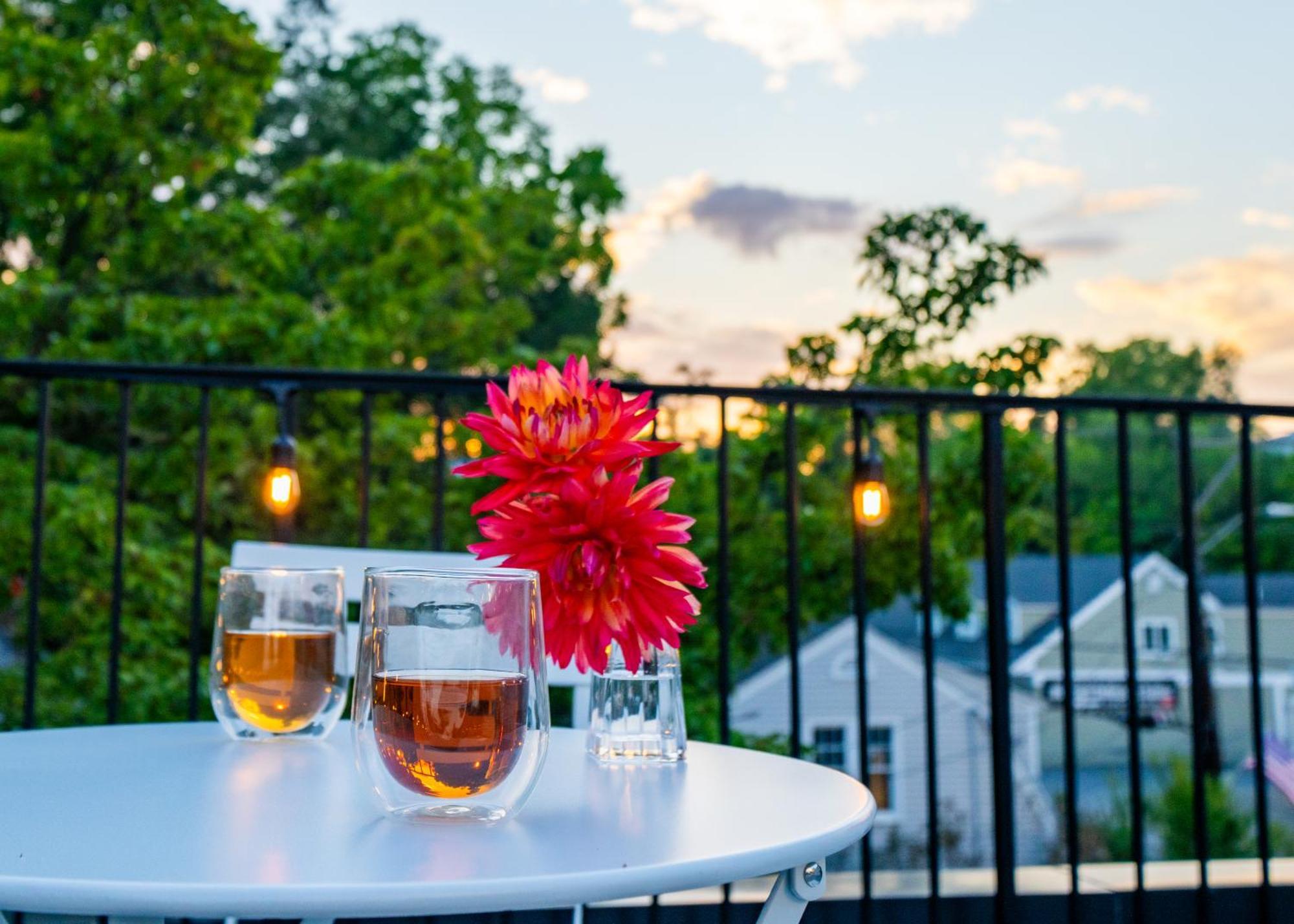 Twin Gables Of Hotel Woodstock